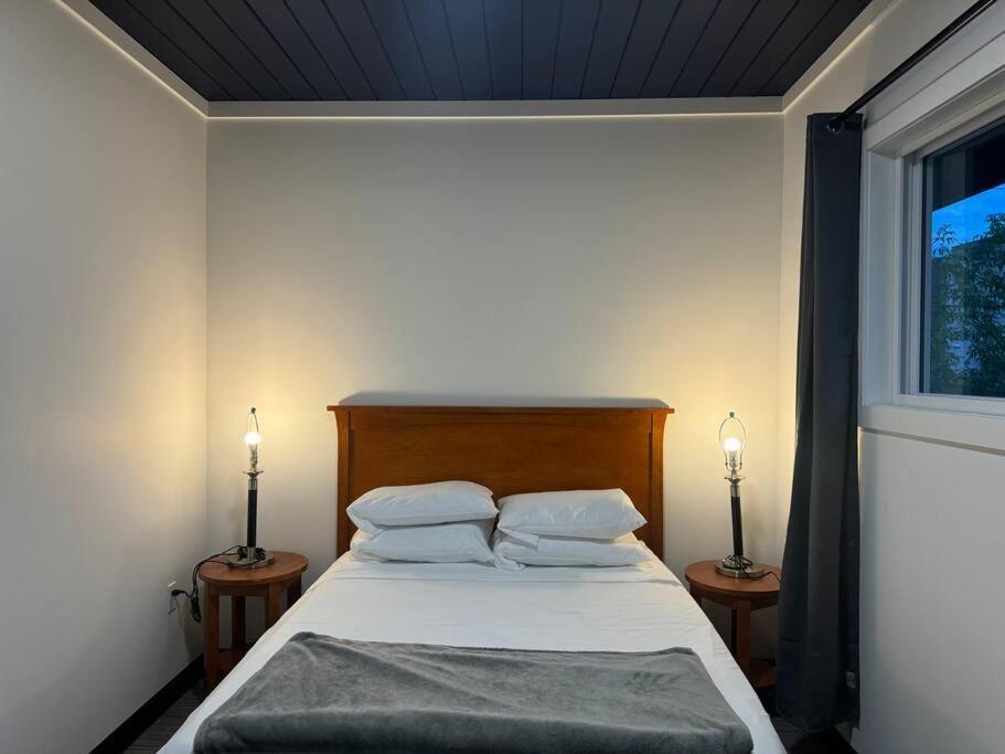 1 Bd With Kitchenette - 13 *