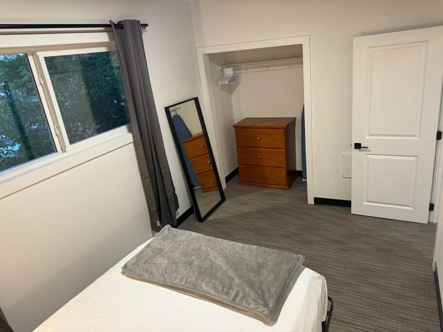 1 Bd With Kitchenette - 13 Edmonton