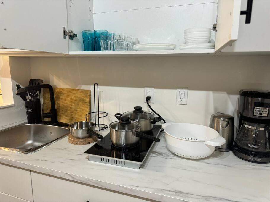 1 Bd With Kitchenette - 13 *